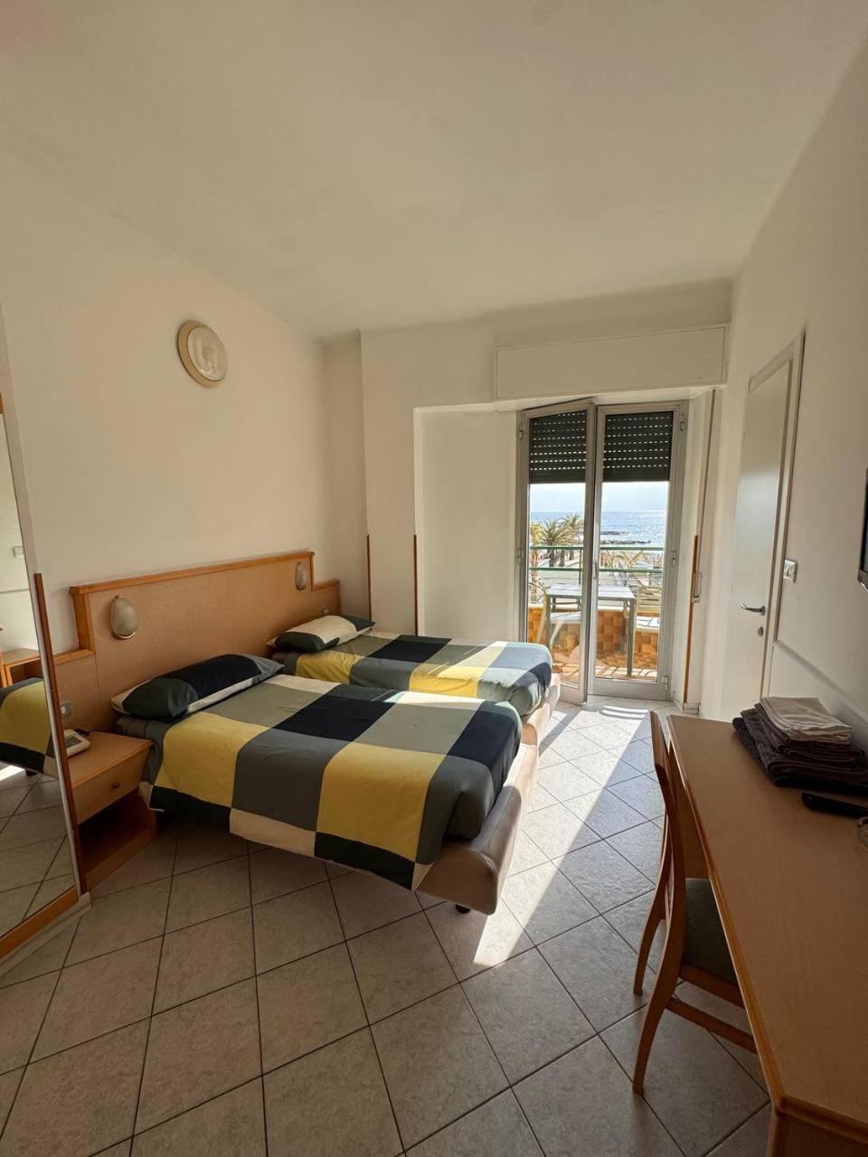 Hotel Ideal Hotel 3*